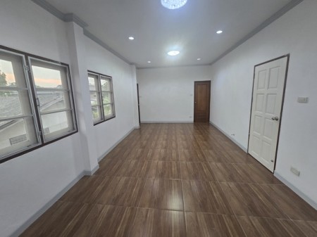 ให้เช่า บ้าน บ้านเดี่ยวรามคำแหง บ้านใกล้รพรามคำแหง สวยเหมือนใหม่ มือสองปรับปรุงใหม่ ใกล้รพเวชธานีรามคำแหง